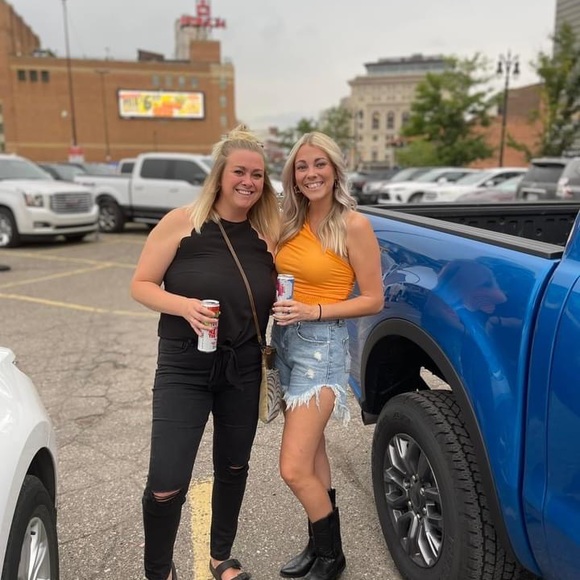 Meet your Posher, Brittany - Picture 3 of 6